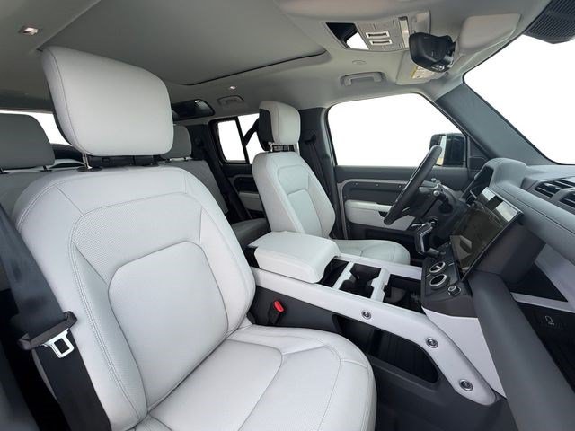 New 2026 Land Rover Defender 110 X-Dynamic SE AWD/4WD image 16