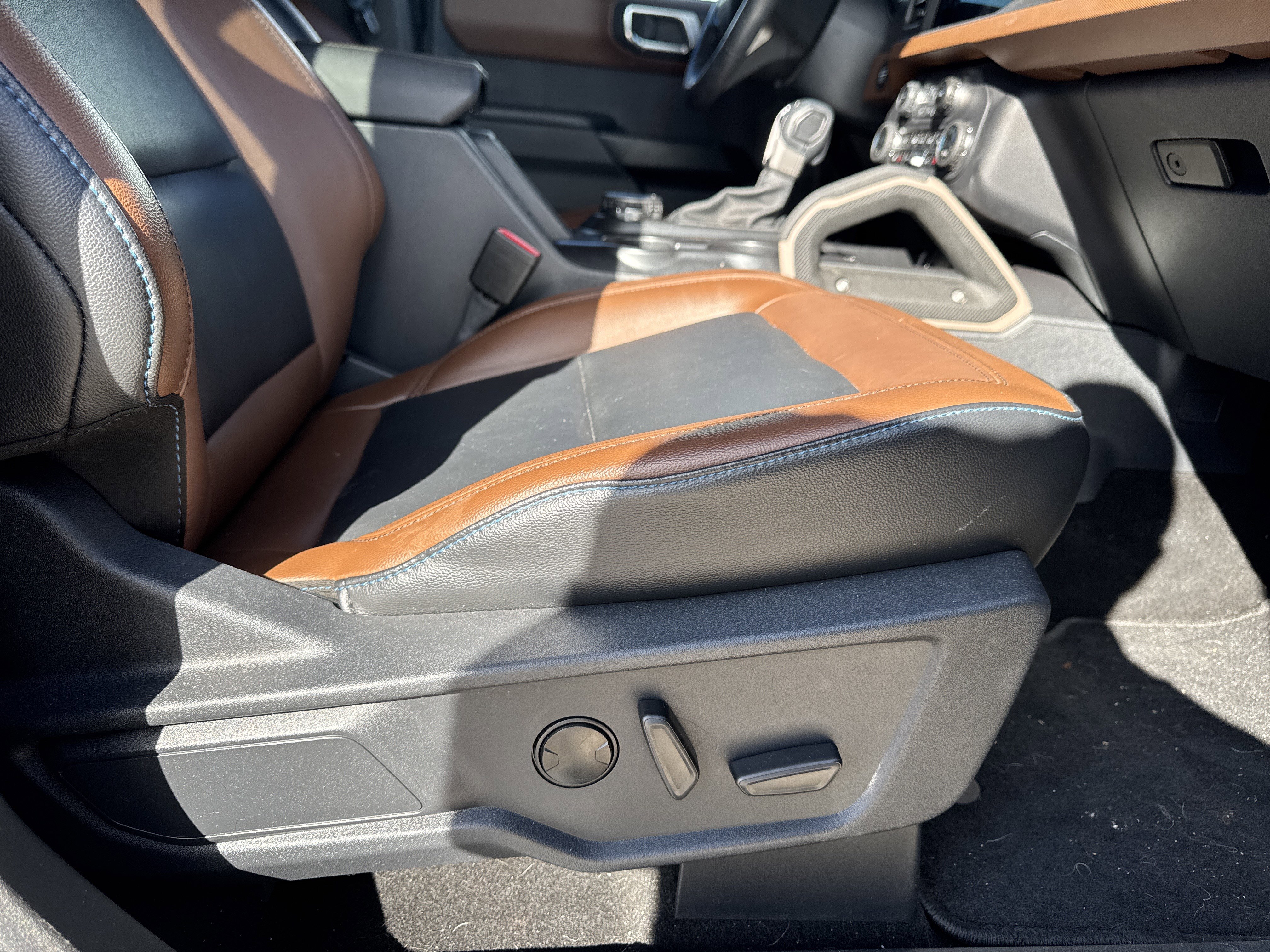 Used 2024 Ford Bronco Outer Banks image 14