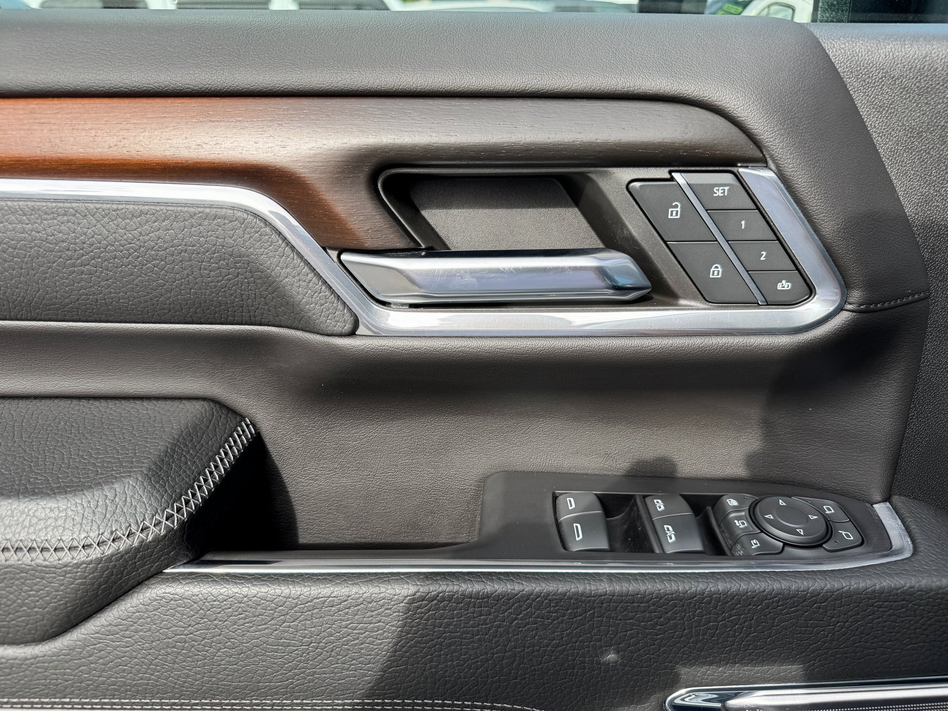 Used 2024 GMC Sierra 3500 Denali image 27