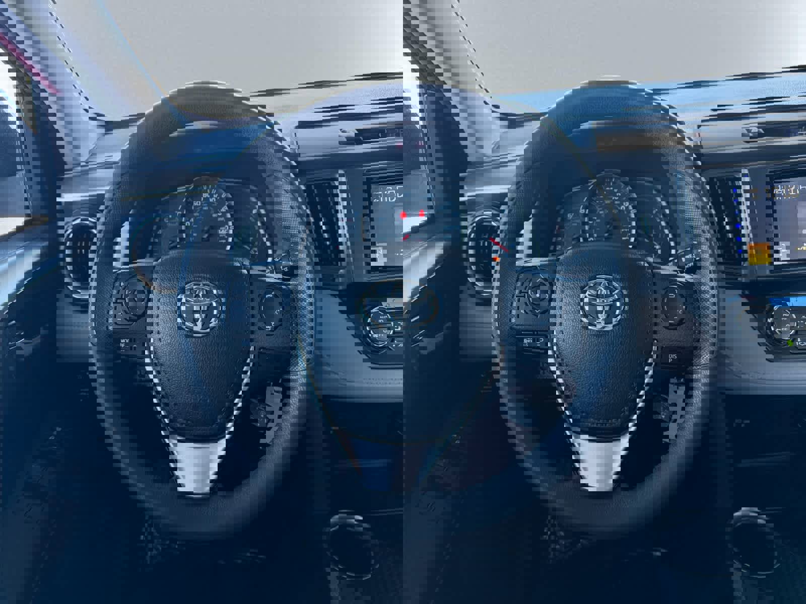 Used 2014 Toyota RAV4 XLE AWD/4WD image 17