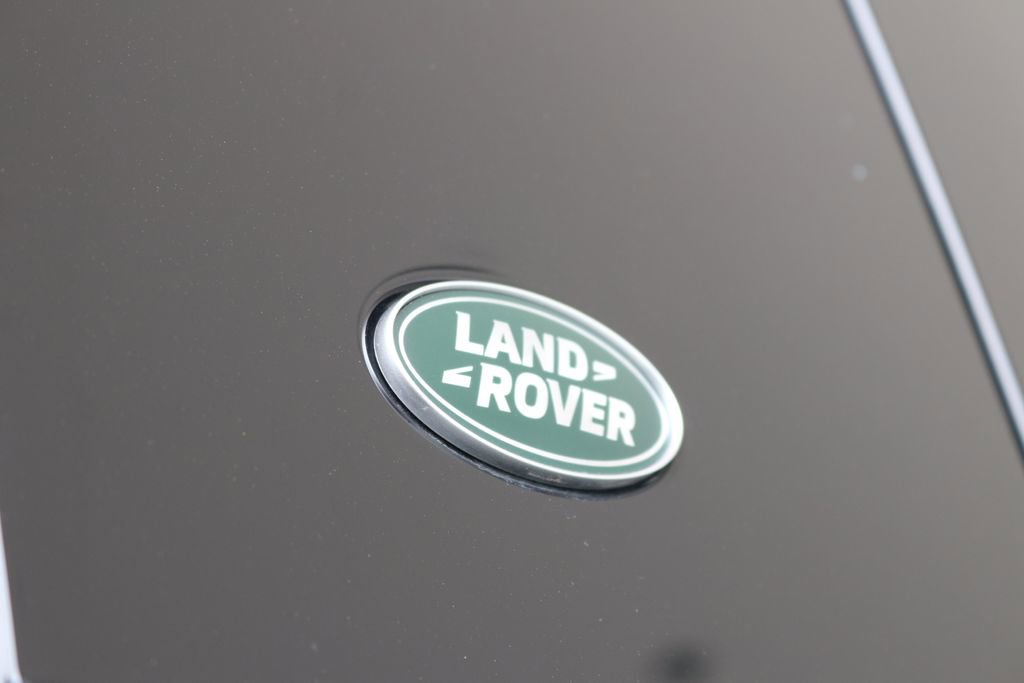 Used 2023 Land Rover Defender 110 X-Dynamic SE image 30