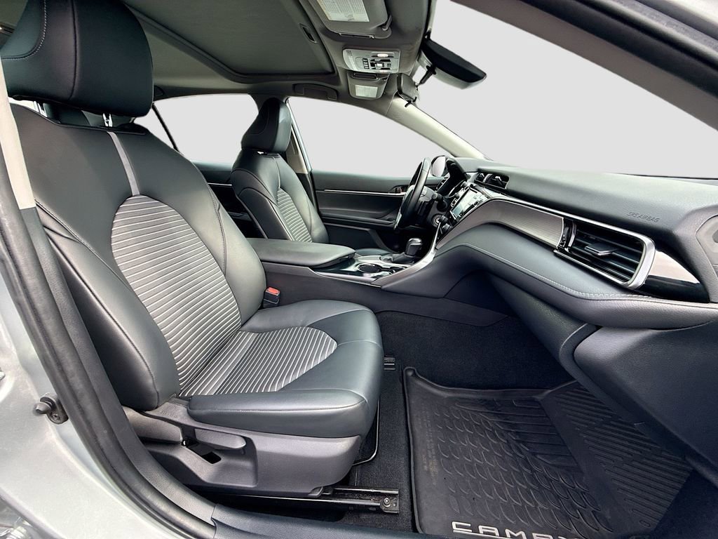 Used 2020 Toyota Camry SE image 26
