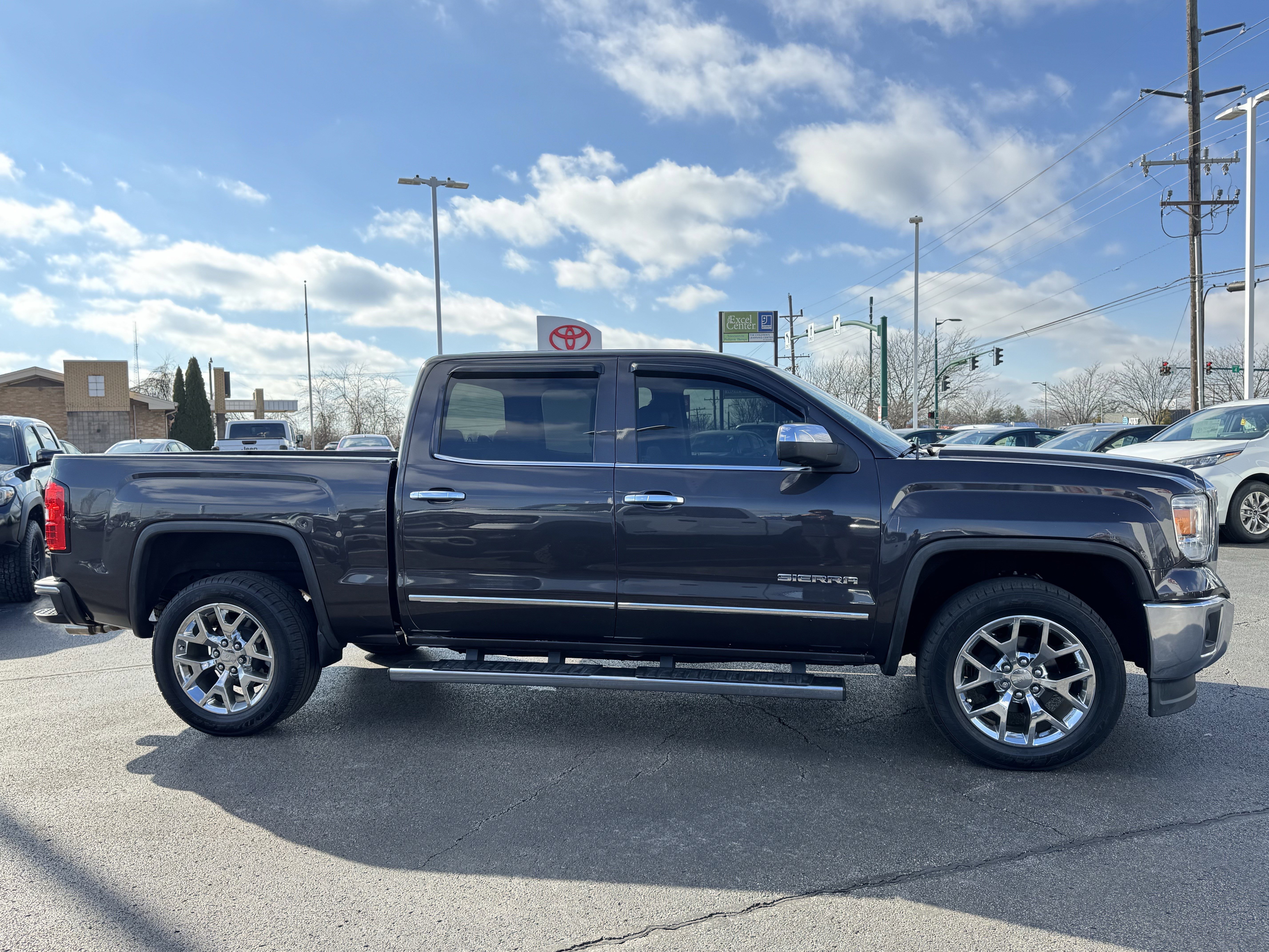 Used 2014 GMC Sierra 1500 SLT w/ SLT Crew Cab Value Package image 16