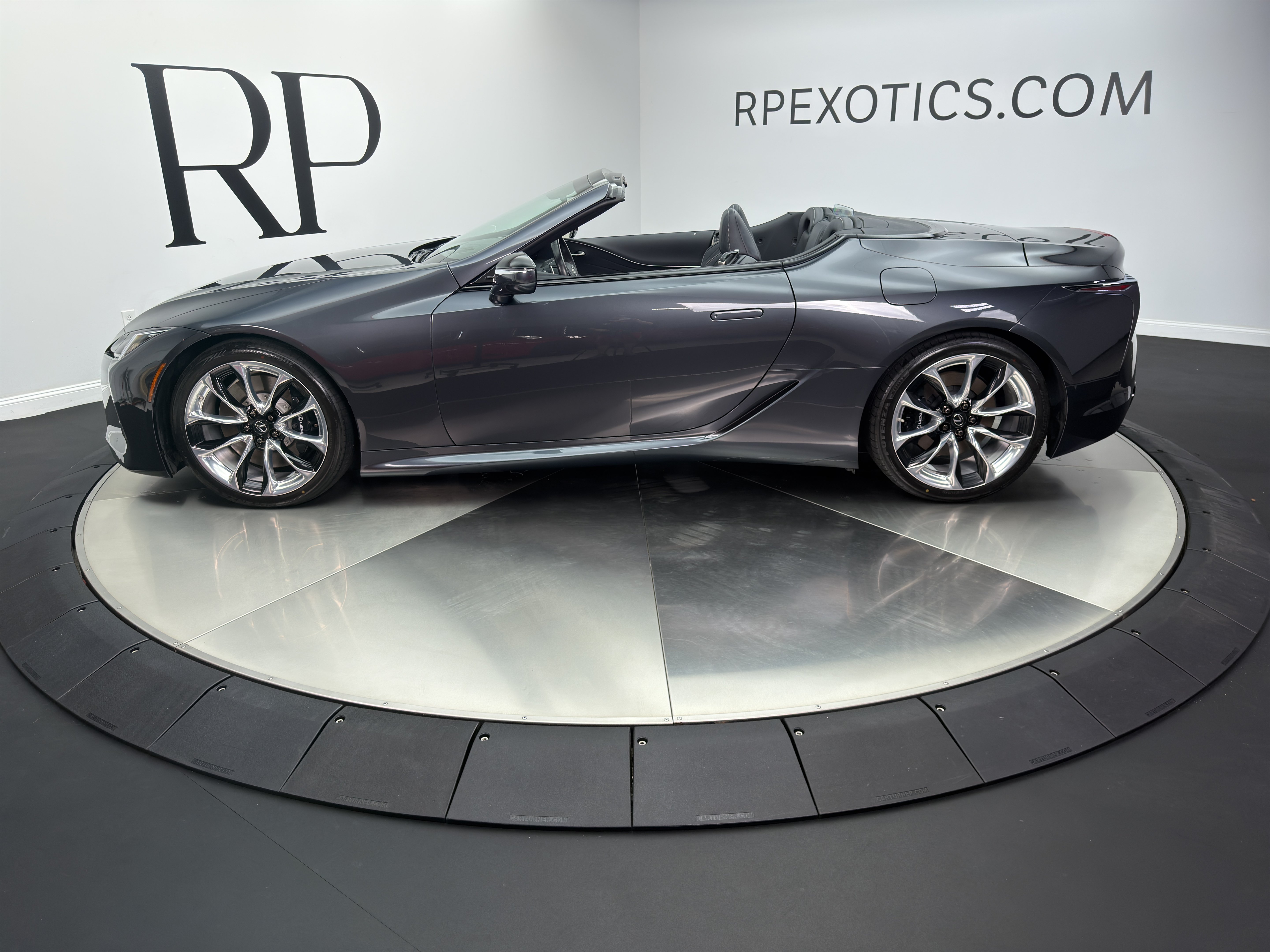 Used 2022 Lexus LC 500 Convertible w/ Touring Package RWD image 3