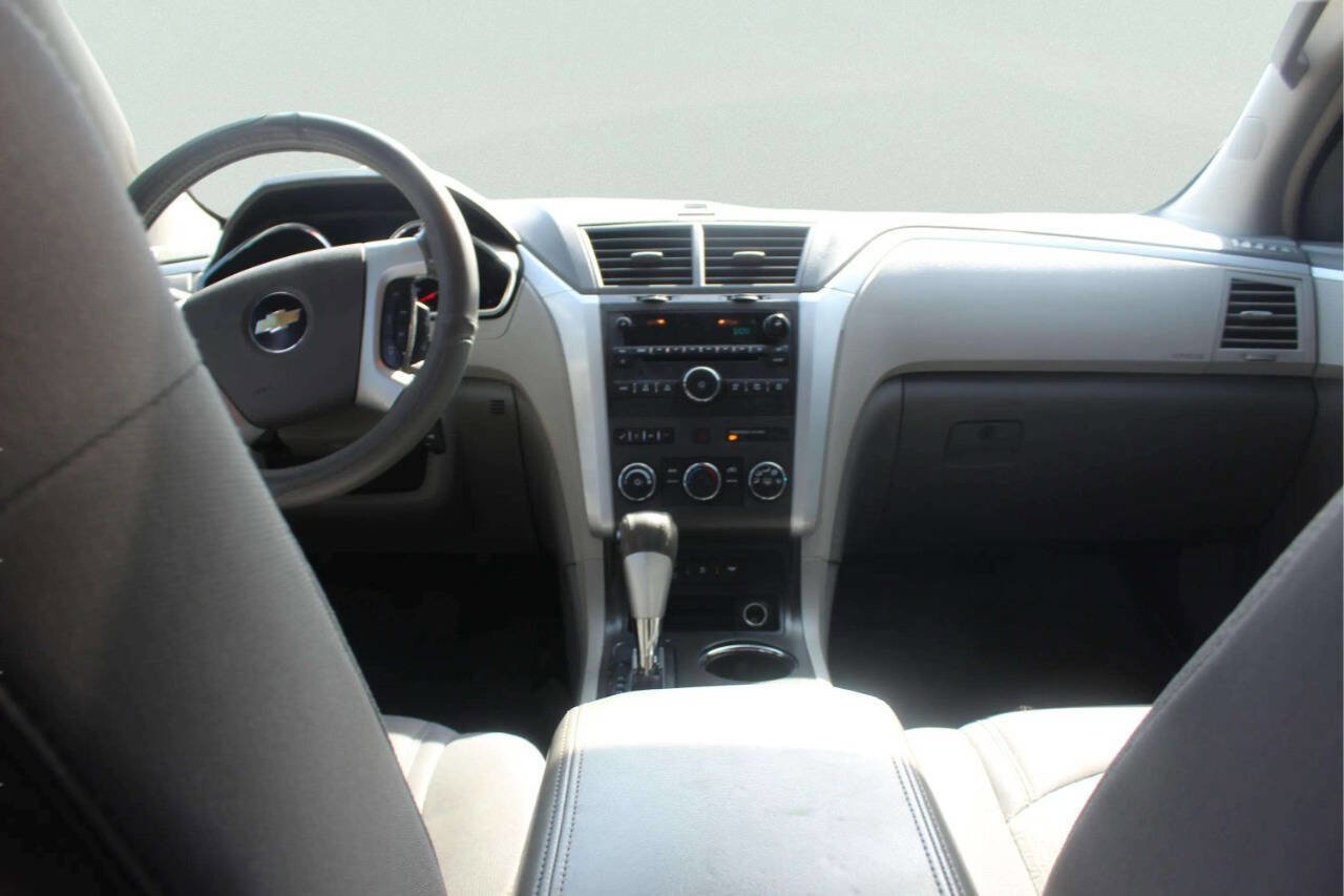 Used 2009 Chevrolet Traverse LT image 8