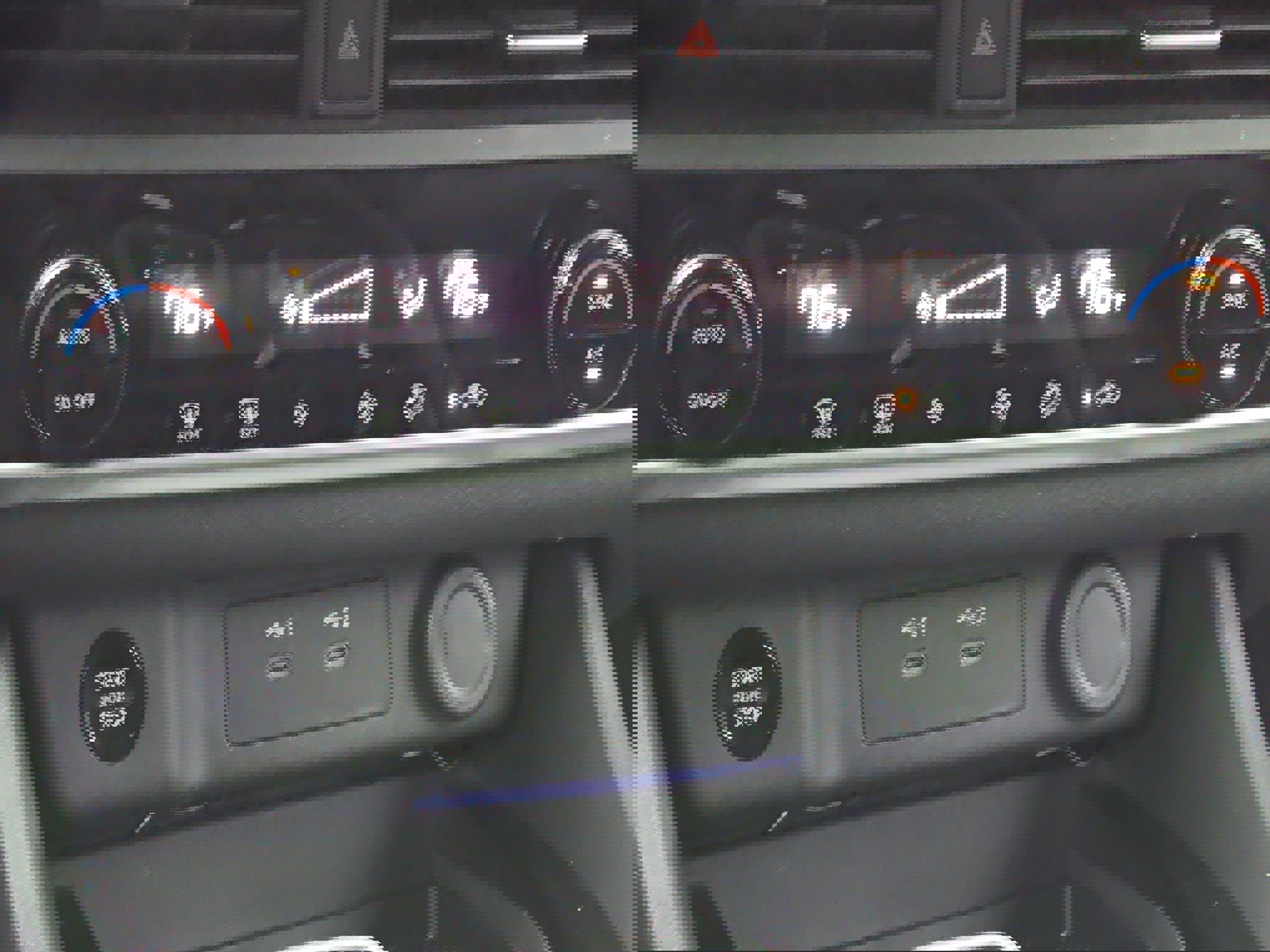 Certified 2025 Nissan Rogue SV image 23