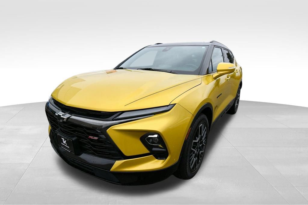 Used 2024 Chevrolet Blazer RS w/ Driver Confidence II Package AWD/4WD image 2