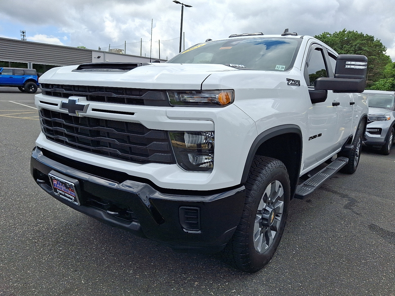 Used 2024 Chevrolet Silverado 2500 Custom w/ Custom Convenience Package image 4