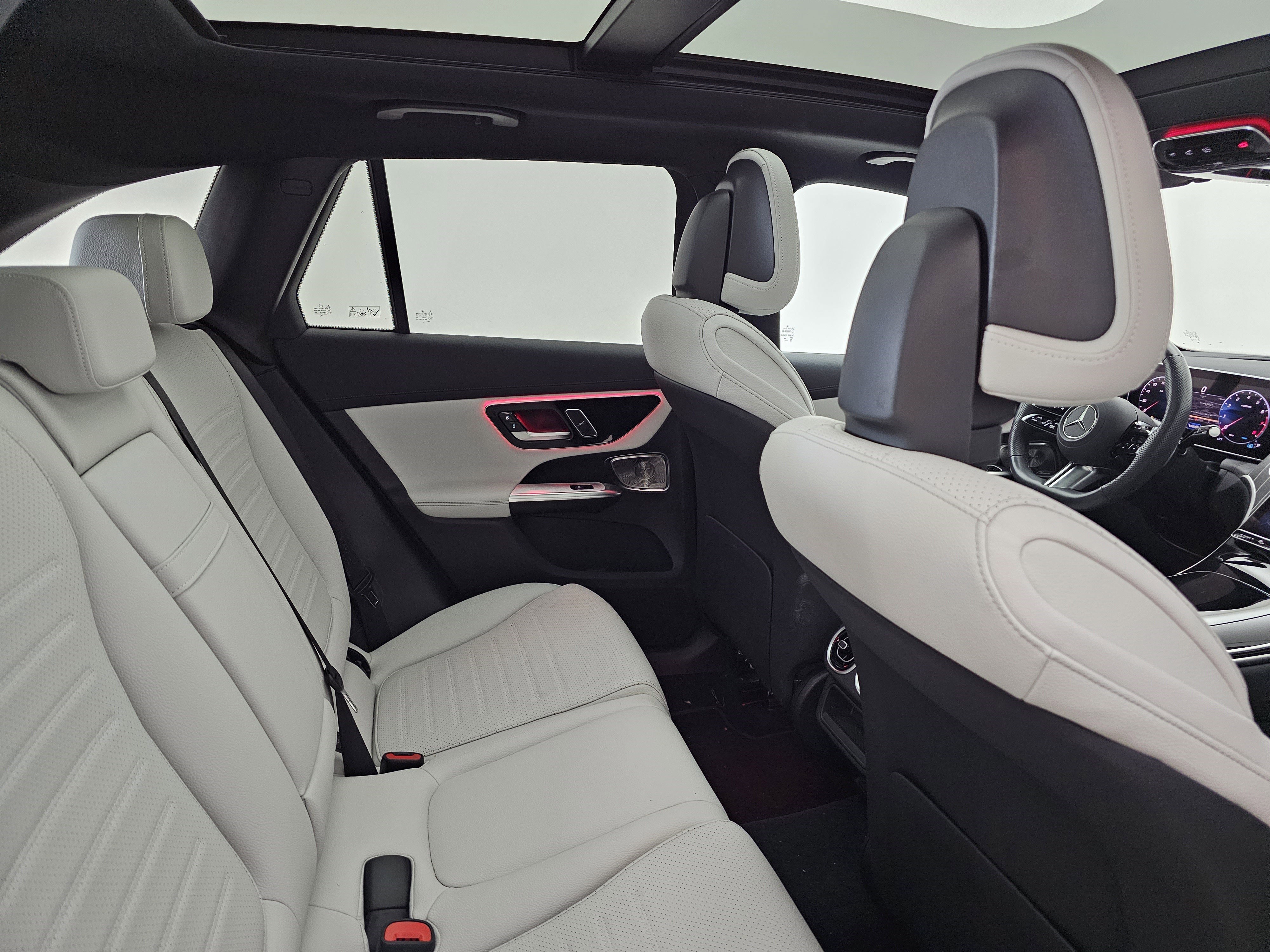 Used 2024 Mercedes-Benz GLC 300 4MATIC image 16