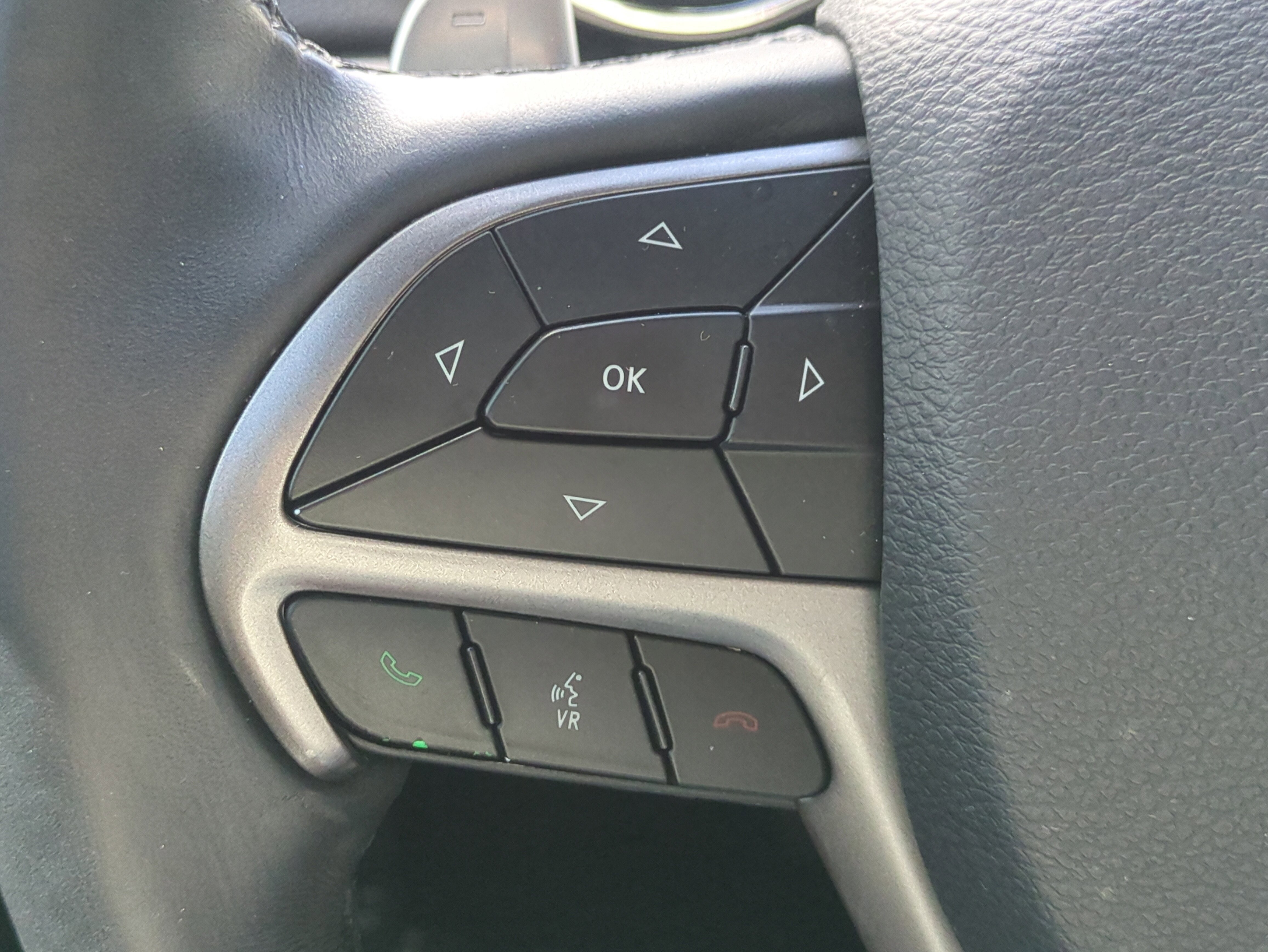 Used 2019 Jeep Grand Cherokee Limited X image 27