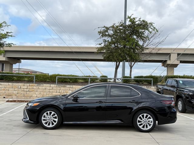 Used 2023 Toyota Camry LE image 7