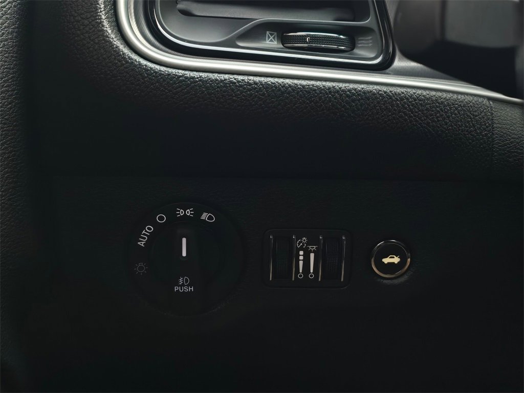 Used 2022 Dodge Challenger R/T image 25