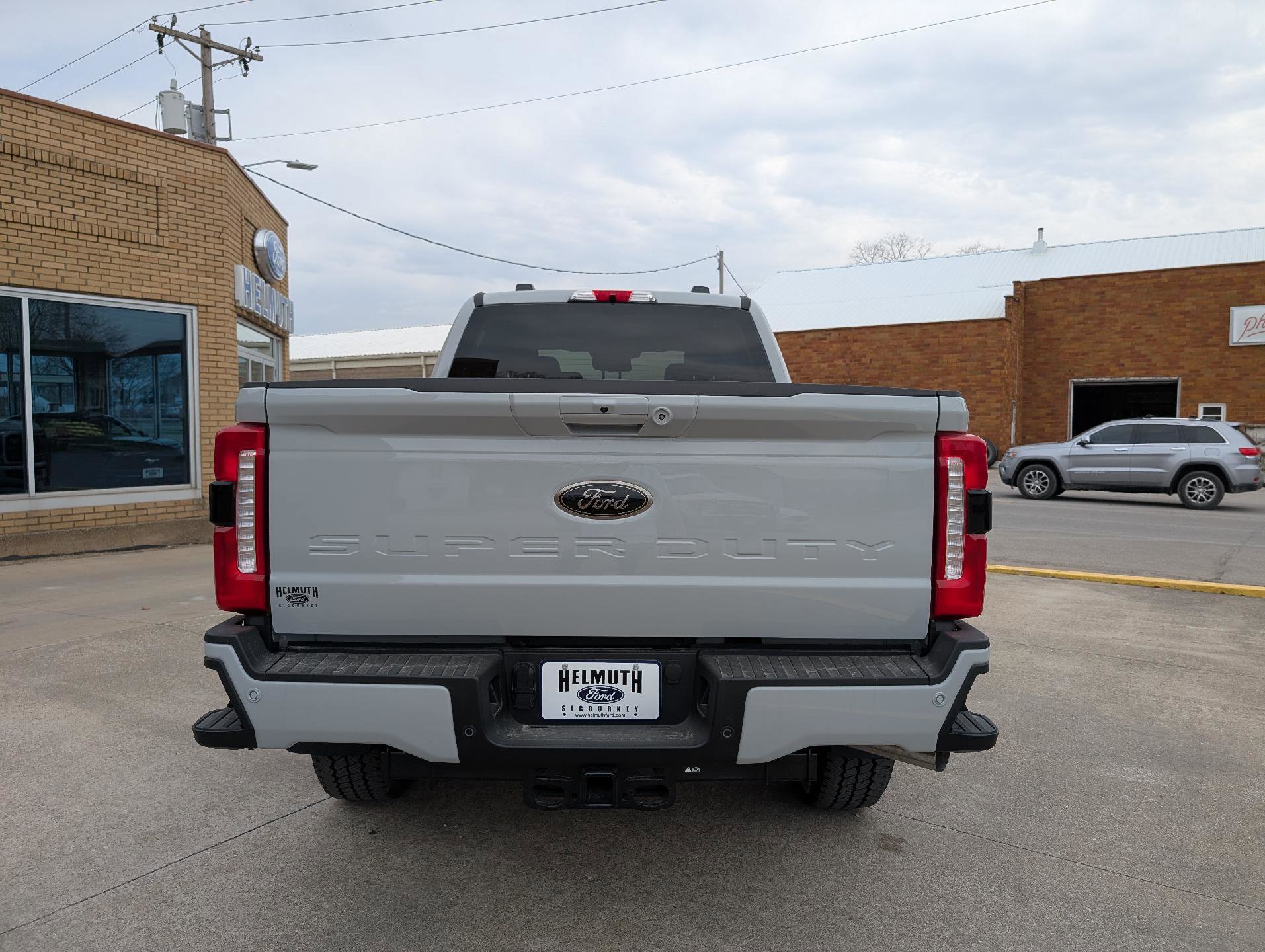 New 2026 Ford F250 Lariat w/ Black Appearance Package image 7
