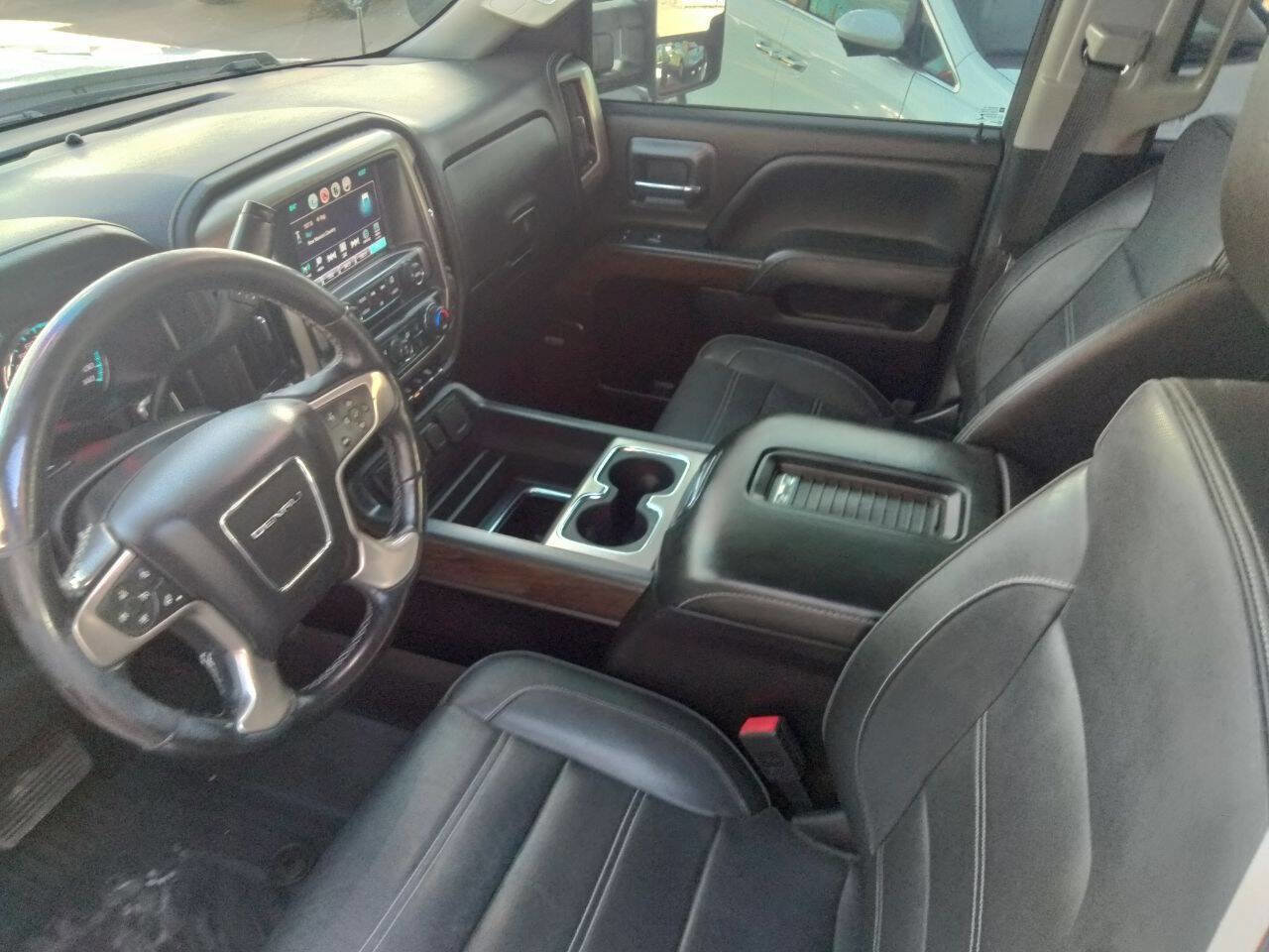Used 2019 GMC Sierra 3500 Denali w/ Duramax Plus Package image 10