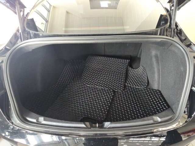 Used 2018 Tesla Model 3 Long Range image 10