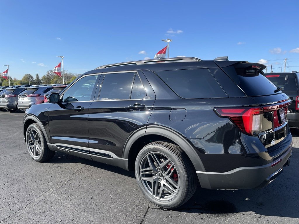 New 2026 Ford Explorer ST-Line w/ ST-Line Street Pack image 5