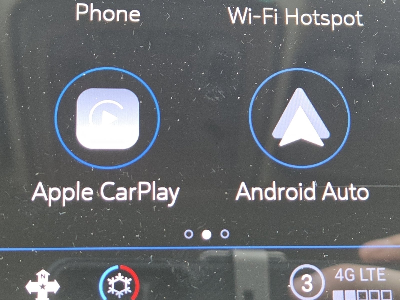 Used 2022 Cadillac XT4 Luxury w/ Cold Weather Package image 4