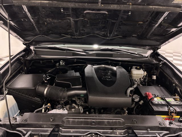 Used 2020 Toyota Tacoma TRD Off-Road w/ Technology Package AWD/4WD image 25