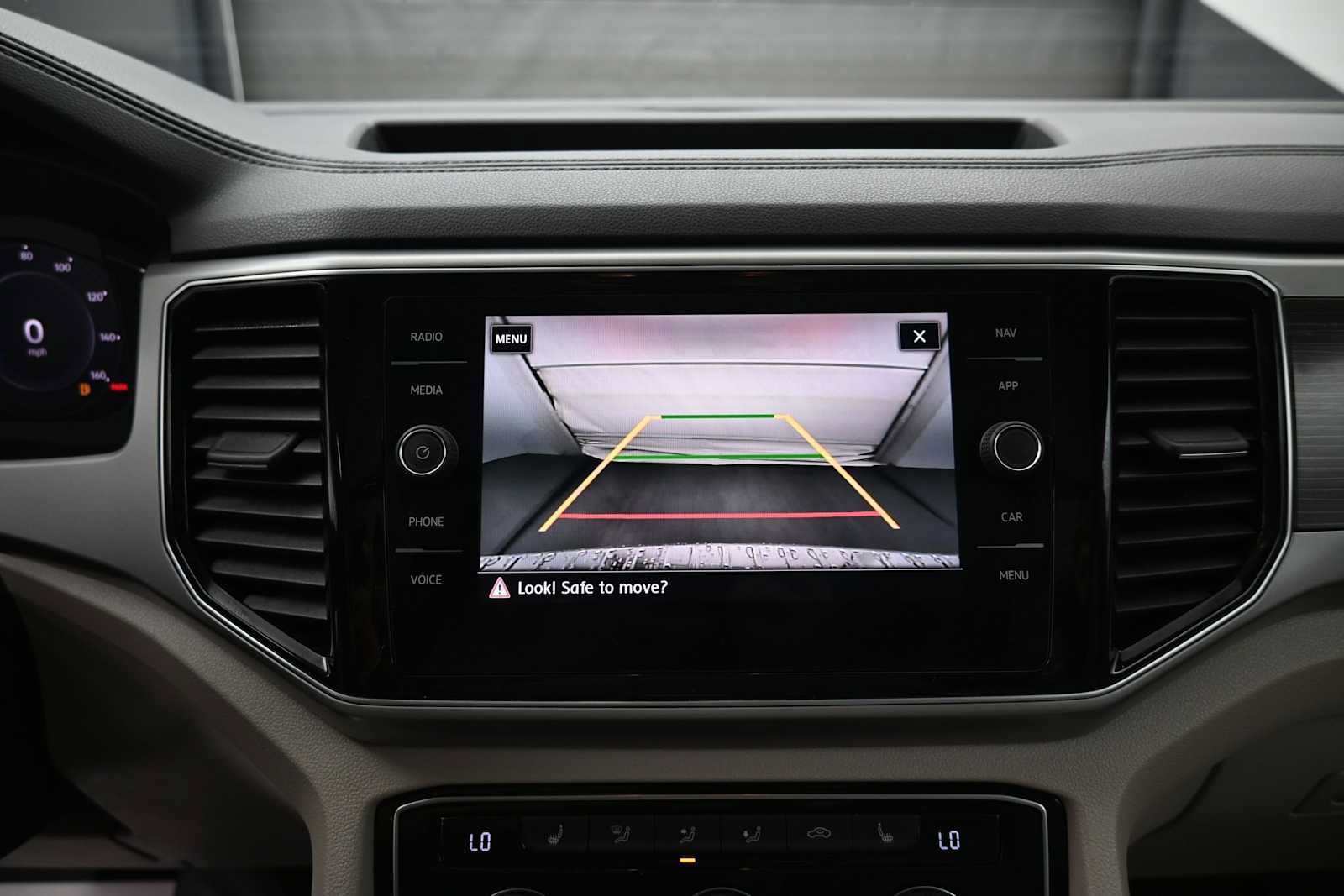 Used 2019 Volkswagen Atlas SEL R-Line AWD/4WD image 6