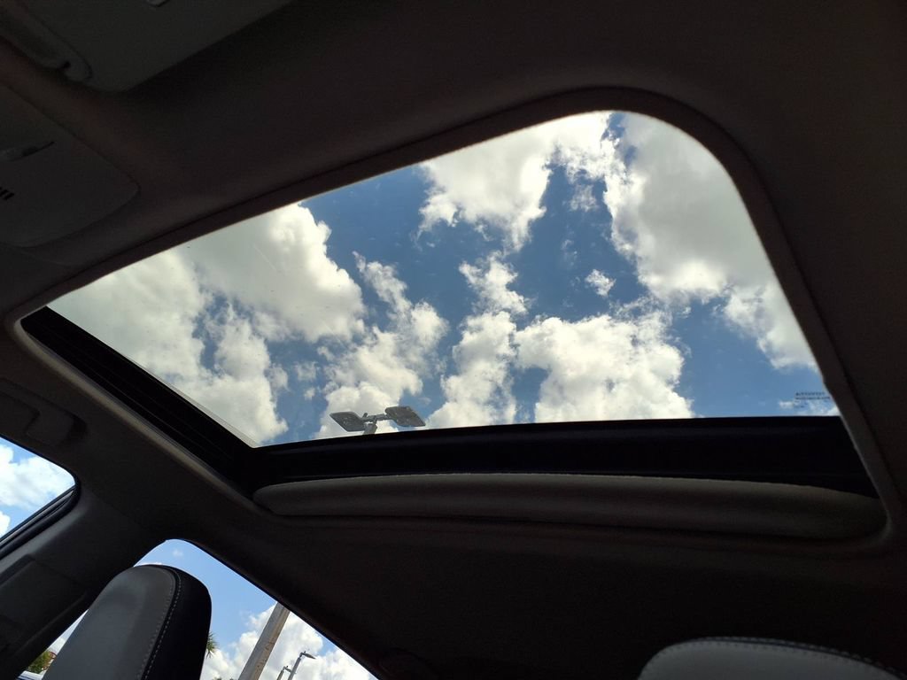 Used 2016 Toyota RAV4 Limited FWD image 19