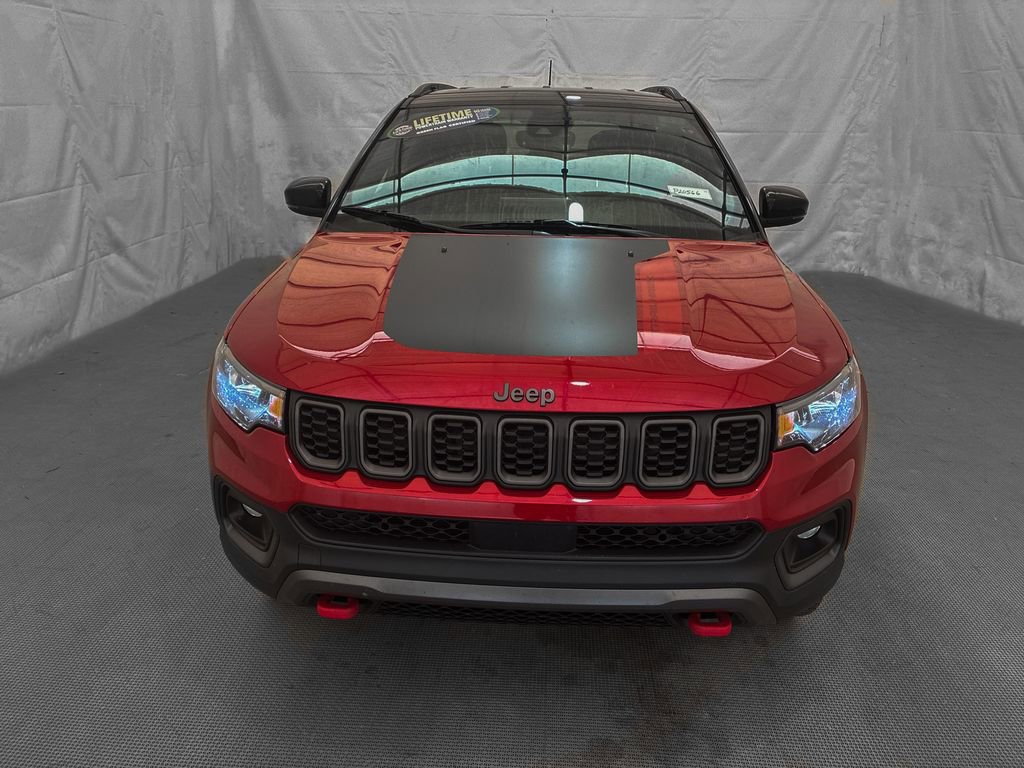 Used 2025 Jeep Compass Trailhawk AWD/4WD video 2