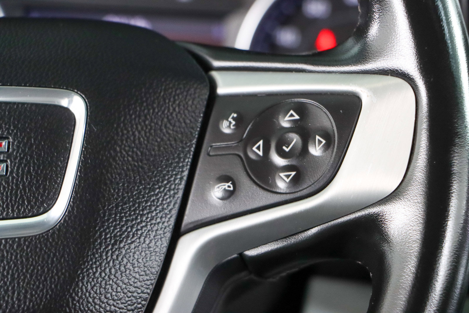 Used 2023 GMC Terrain SLT image 14