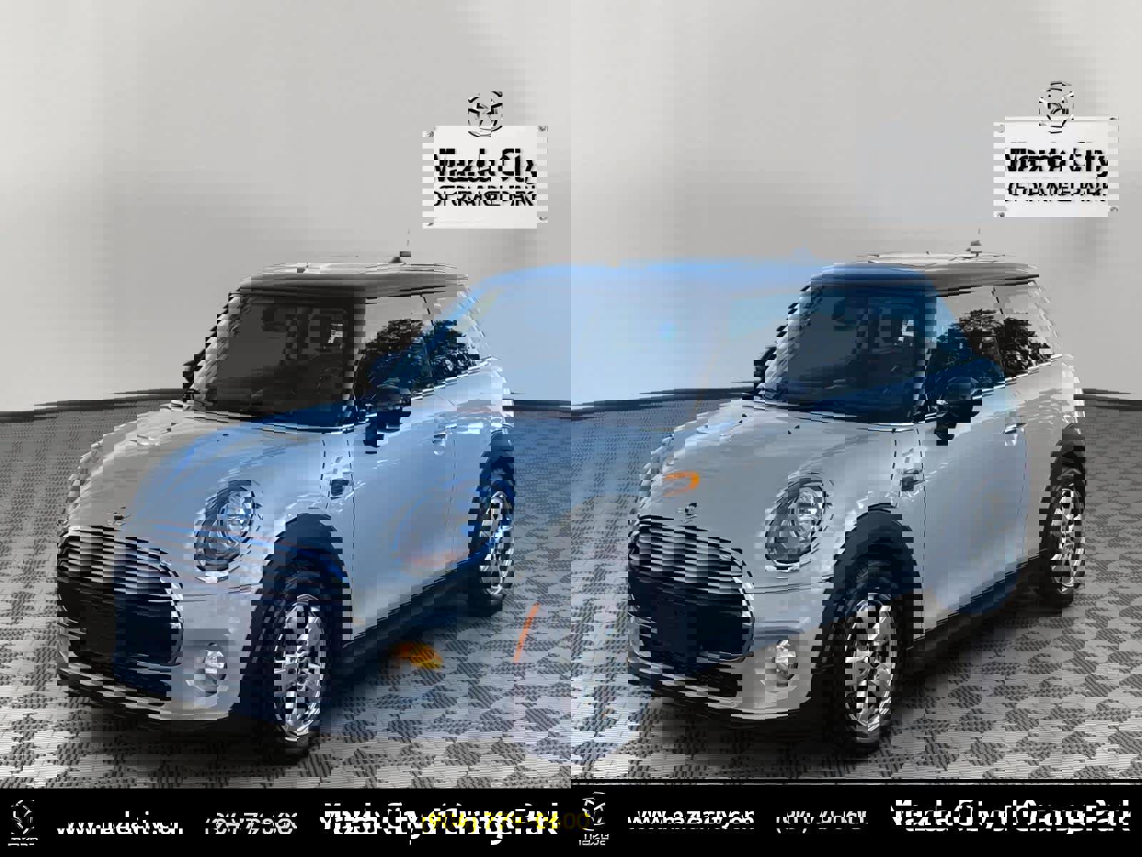 Used 2014 MINI Cooper 2-Door Hardtop image 1