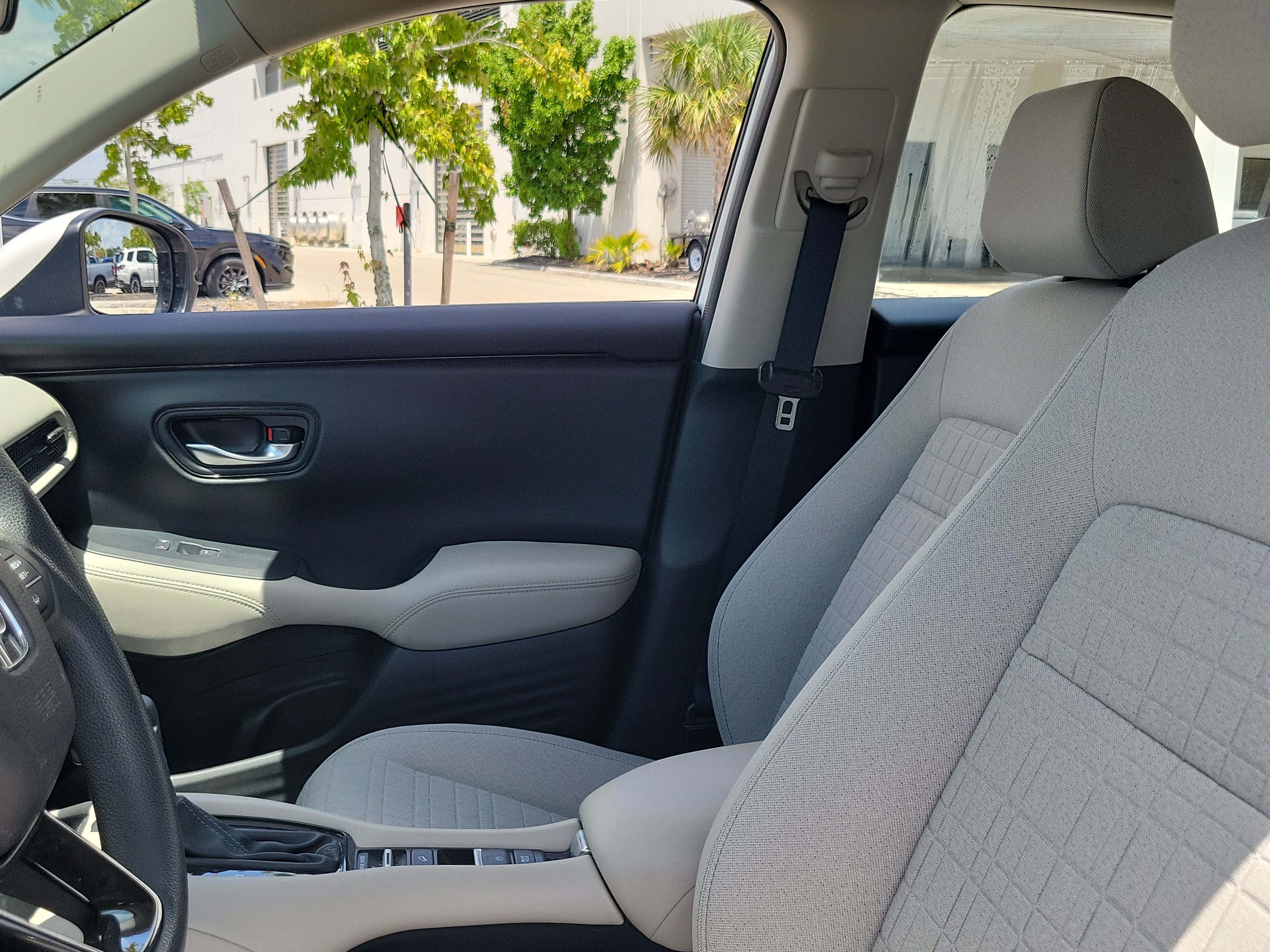 Used 2024 Honda HR-V LX image 22