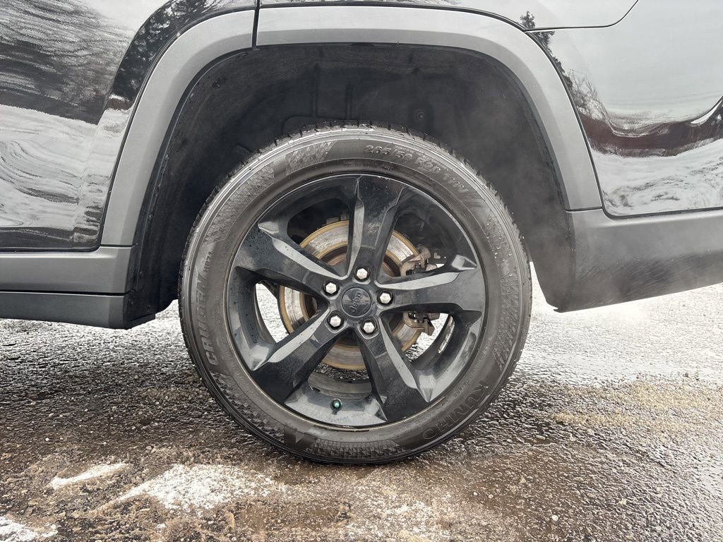 Used 2023 Jeep Grand Cherokee L Laredo image 36