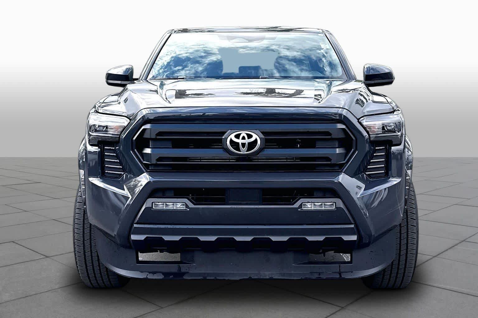 Used 2025 Toyota Tacoma SR5 AWD/4WD image 3