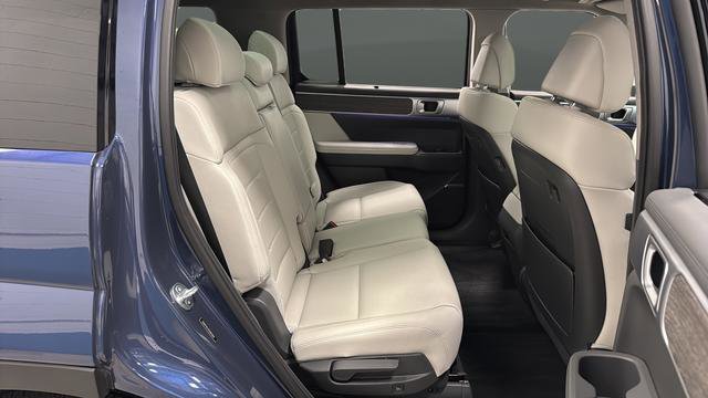 Used 2025 Hyundai Santa Fe Limited image 24