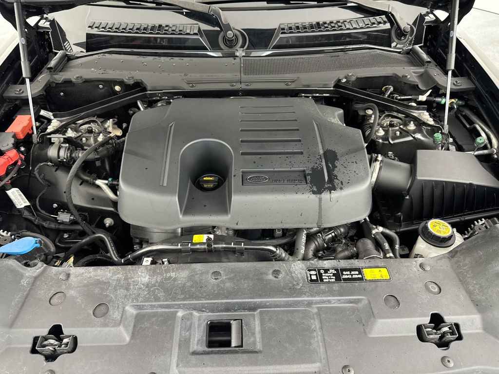 Certified 2025 Land Rover Defender 110 S AWD/4WD image 31