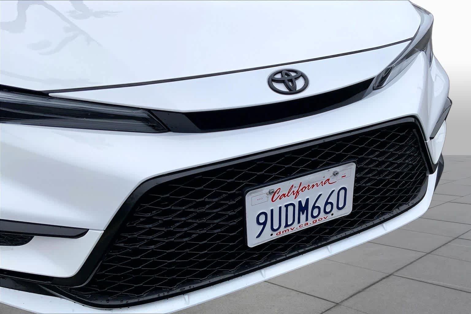 Certified 2025 Toyota Corolla SE w/ SE Premium Package FWD image 29