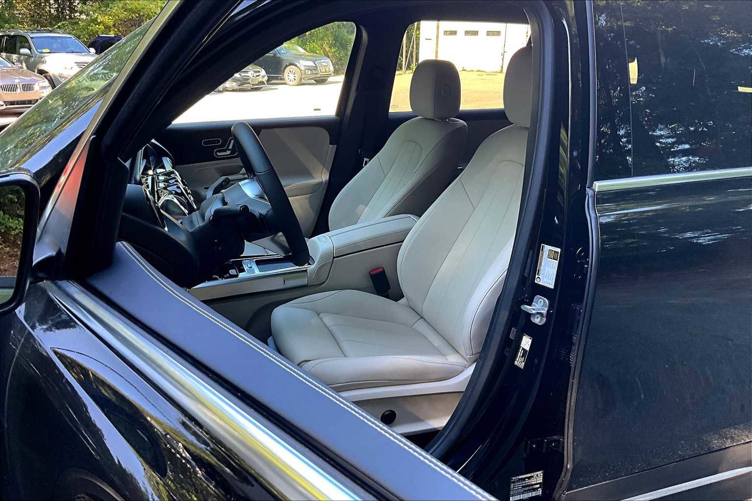 New 2026 Mercedes-Benz GLB 250 4MATIC image 14