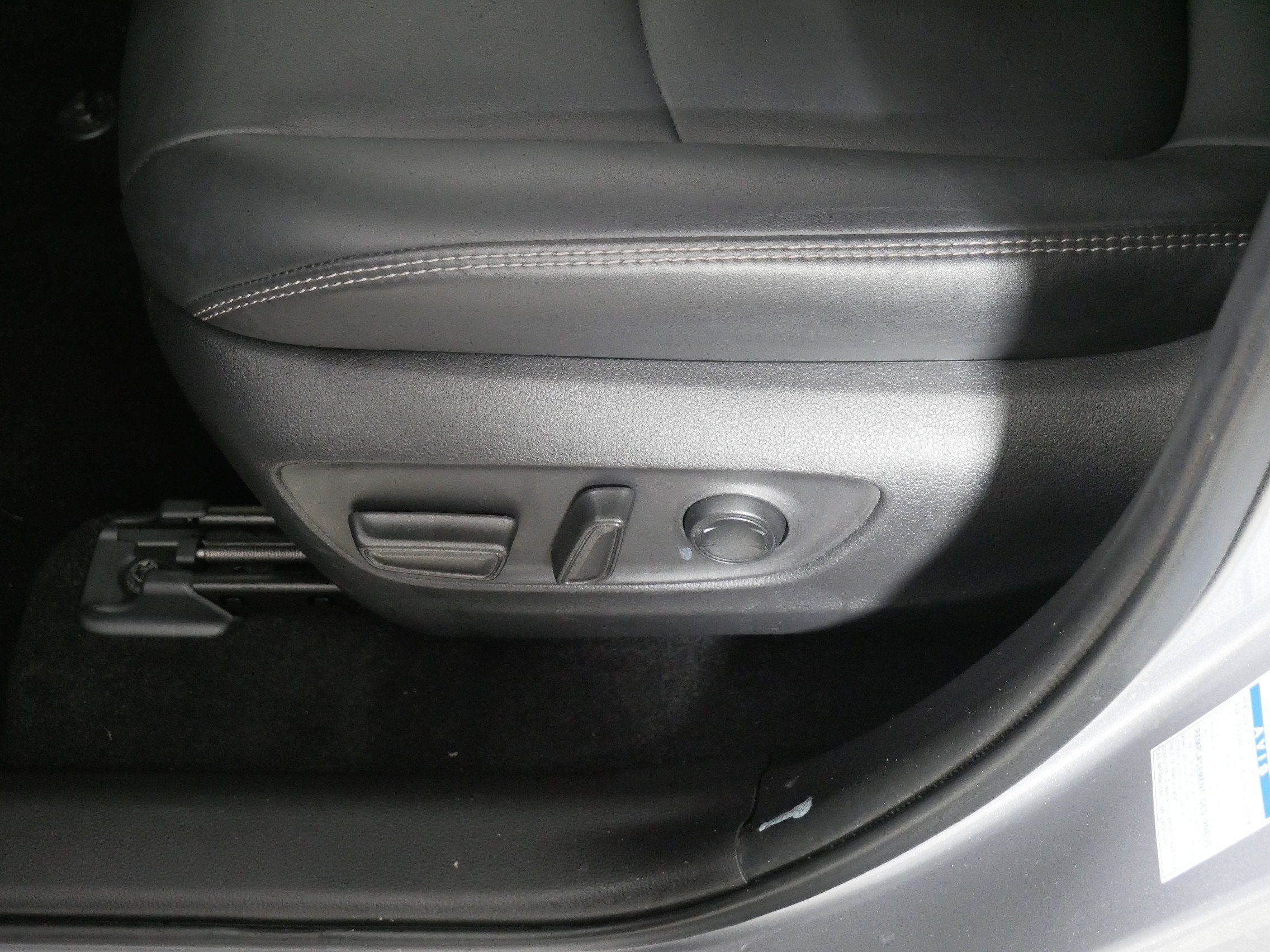 Used 2021 Toyota RAV4 XLE Premium AWD/4WD image 20