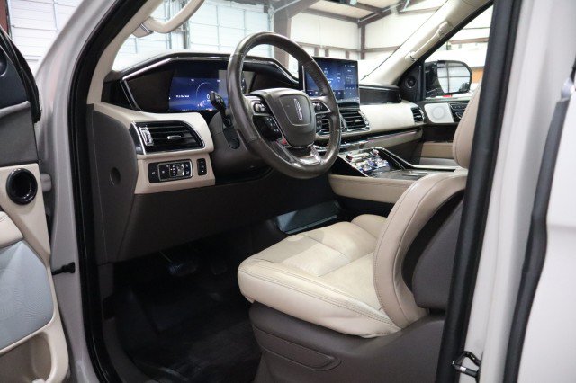 Used 2022 Lincoln Navigator L Reserve RWD image 35