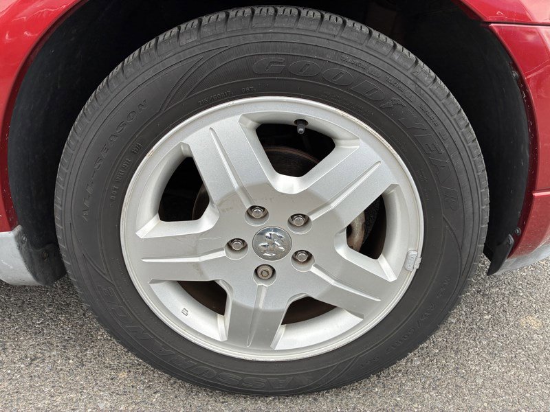 Used 2009 Dodge Caliber SXT FWD image 18
