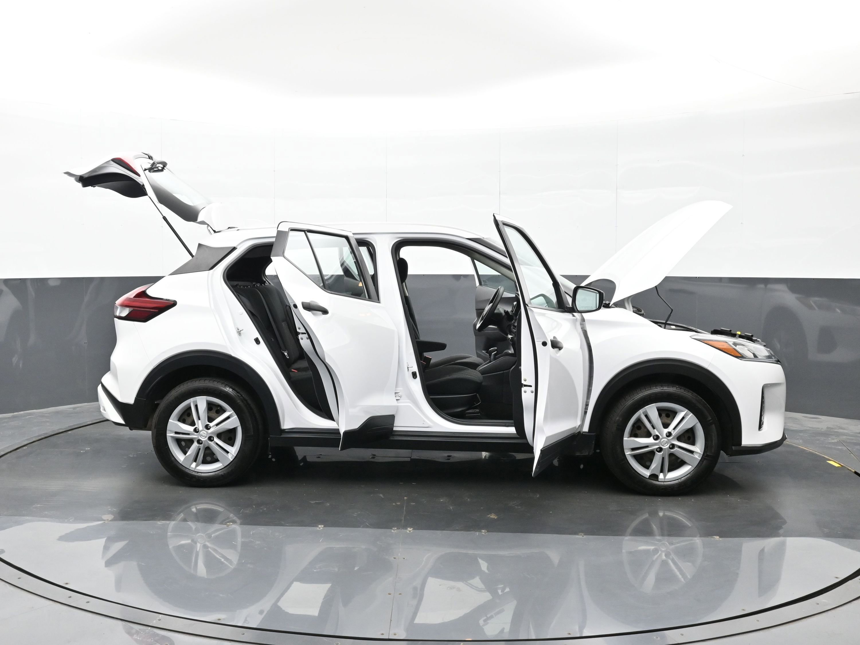 Used 2022 Nissan Kicks S FWD image 47