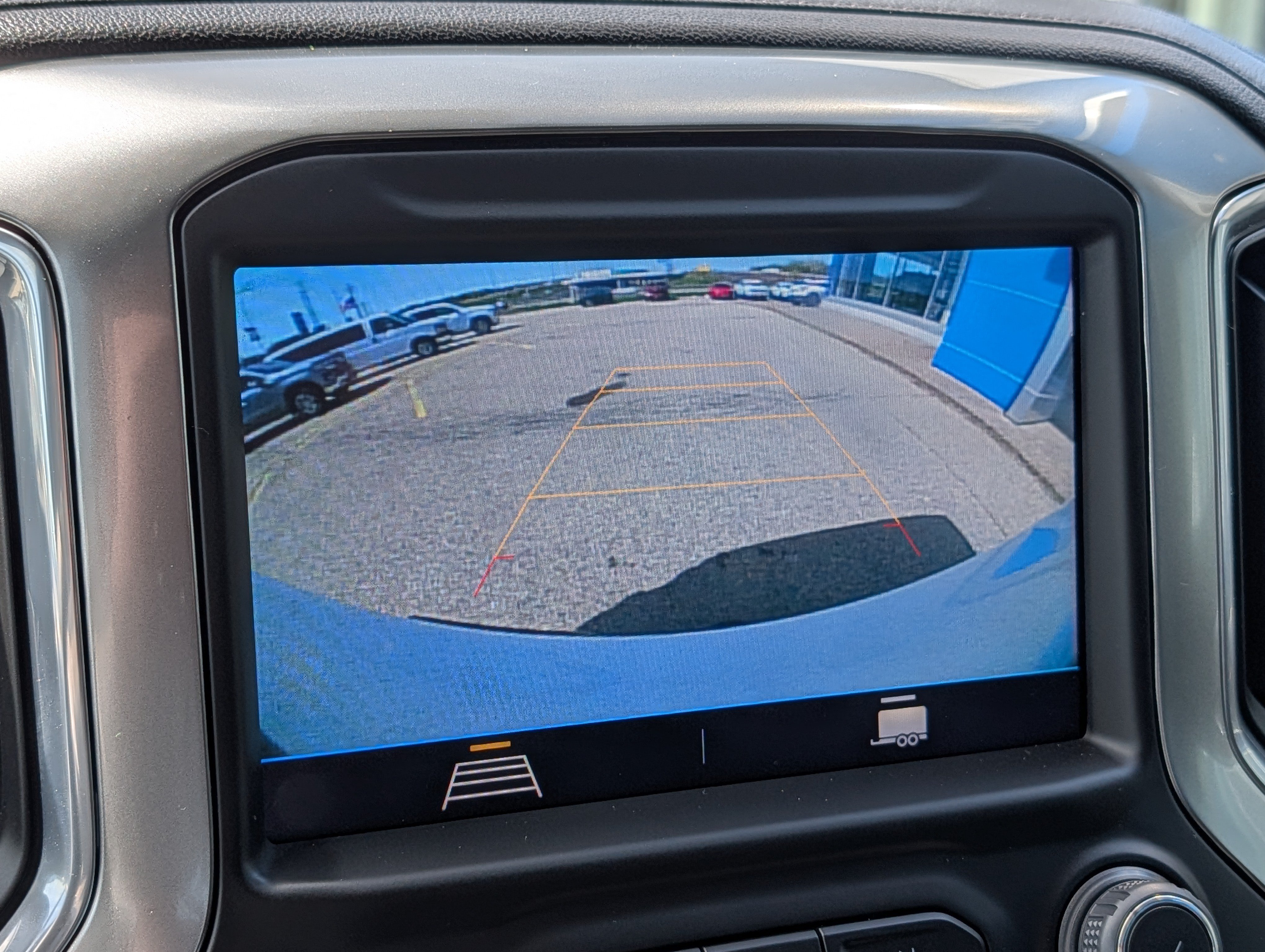 Used 2022 Chevrolet Silverado 1500 LT AWD/4WD image 27