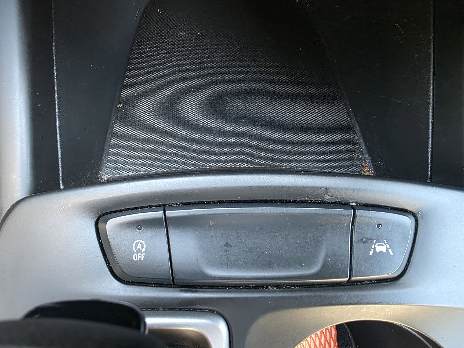 Used 2025 Chevrolet Trax RS w/ Sunroof Package FWD image 22