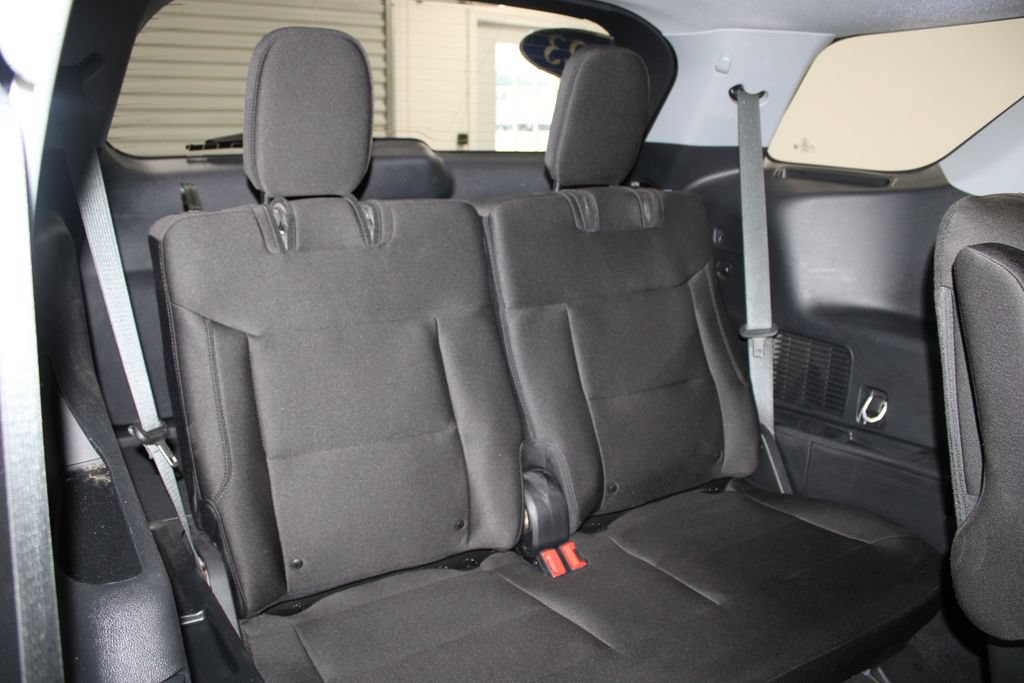 Used 2023 Ford Explorer XLT AWD/4WD image 34