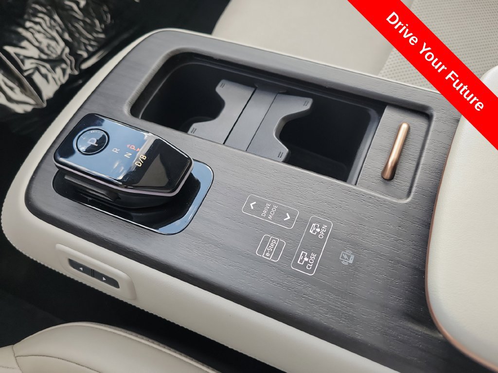 Used 2024 Nissan Ariya FWD image 15