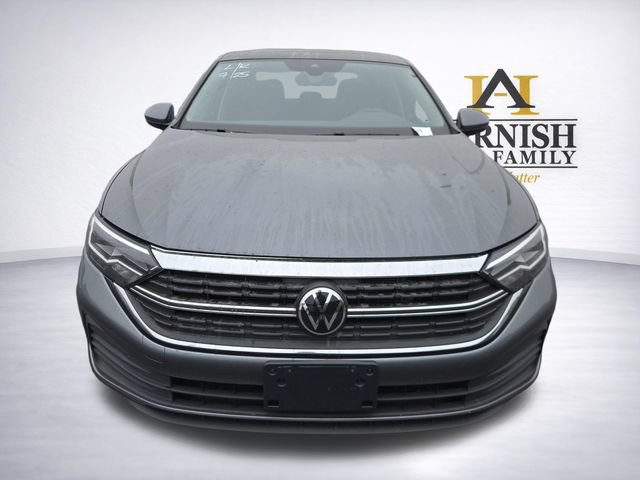 Used 2023 Volkswagen Jetta SE FWD image 3
