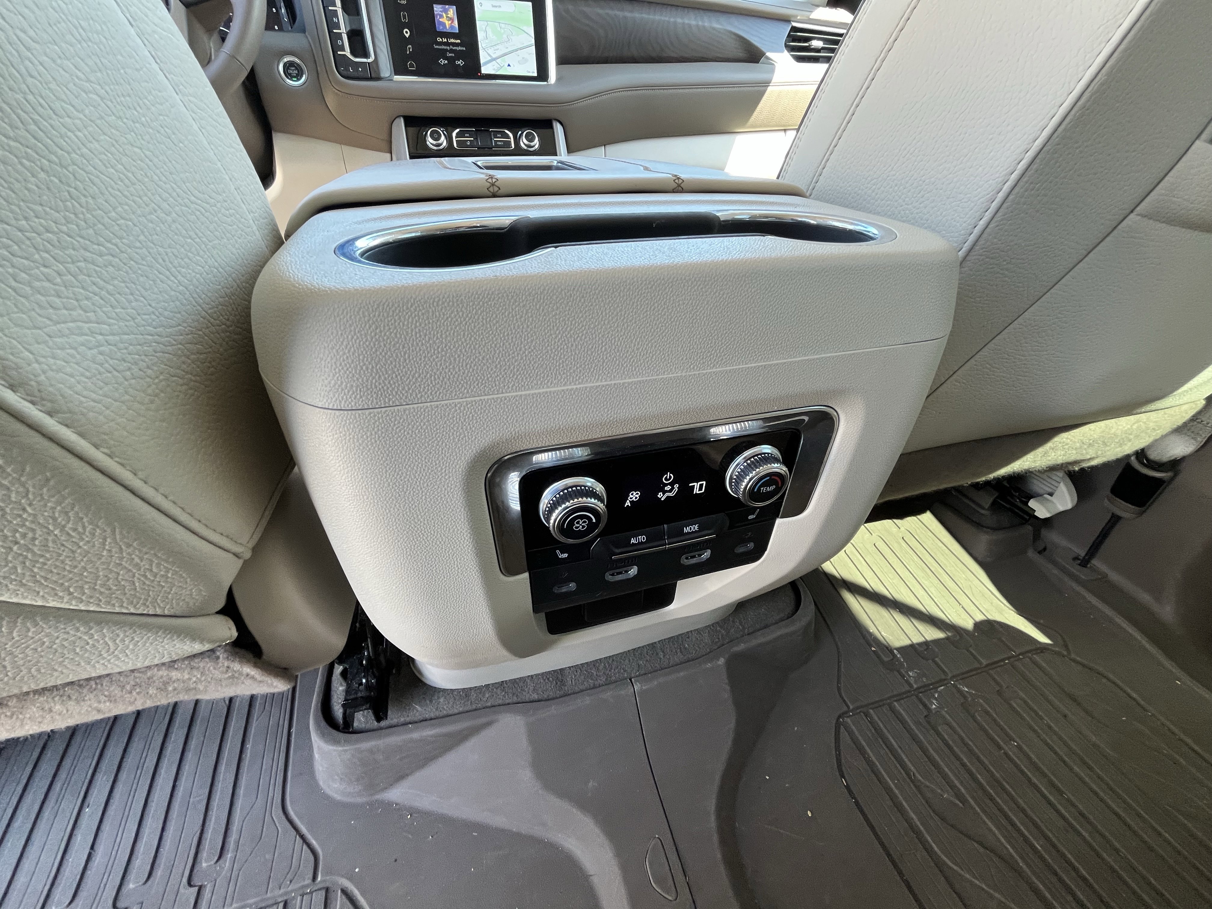 Used 2023 GMC Yukon Denali AWD/4WD image 32