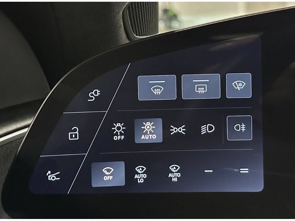 Used 2025 Lucid Air Grand Touring image 25