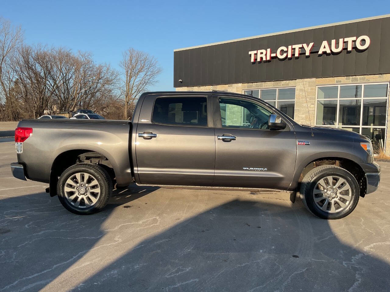 Used 2013 Toyota Tundra Platinum image 9