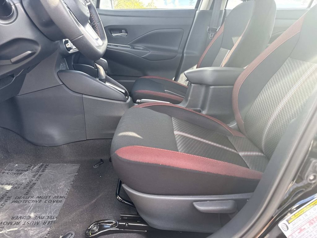 New 2025 Nissan Versa SR w/ Trunk Package FWD image 16
