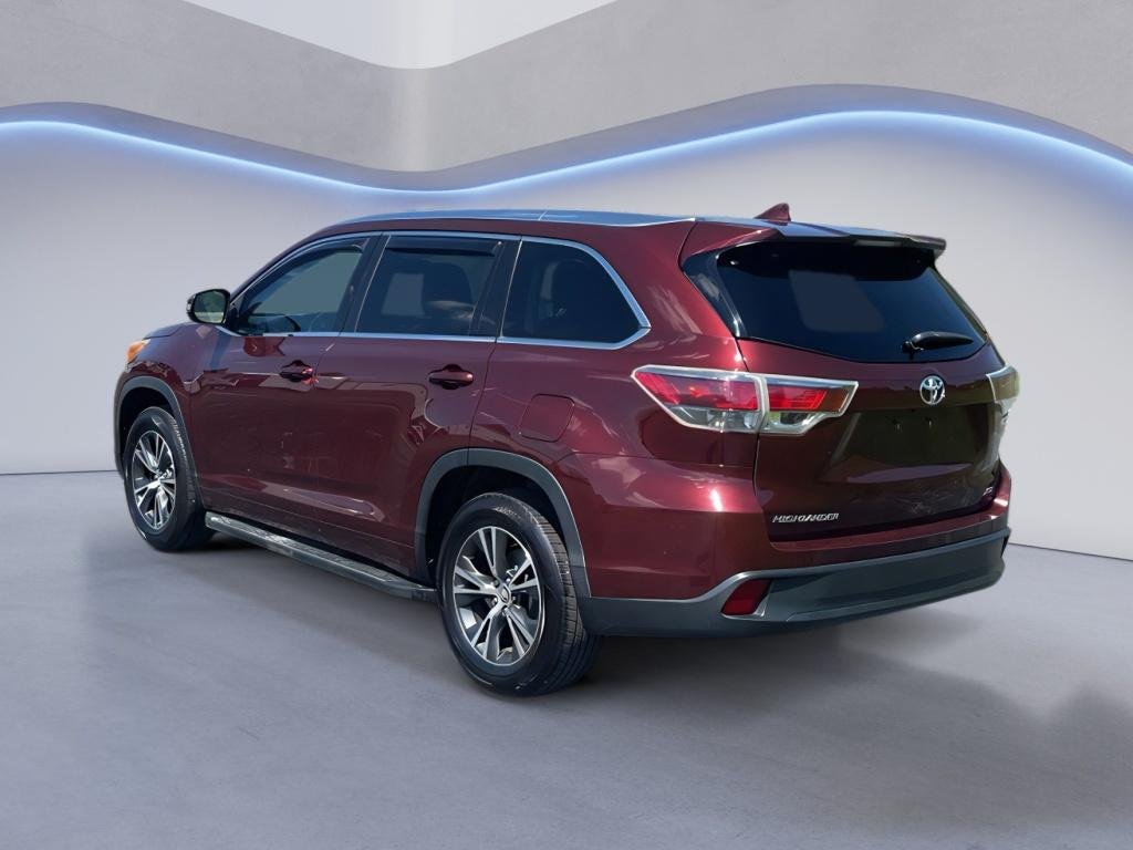 Used 2016 Toyota Highlander XLE FWD image 4