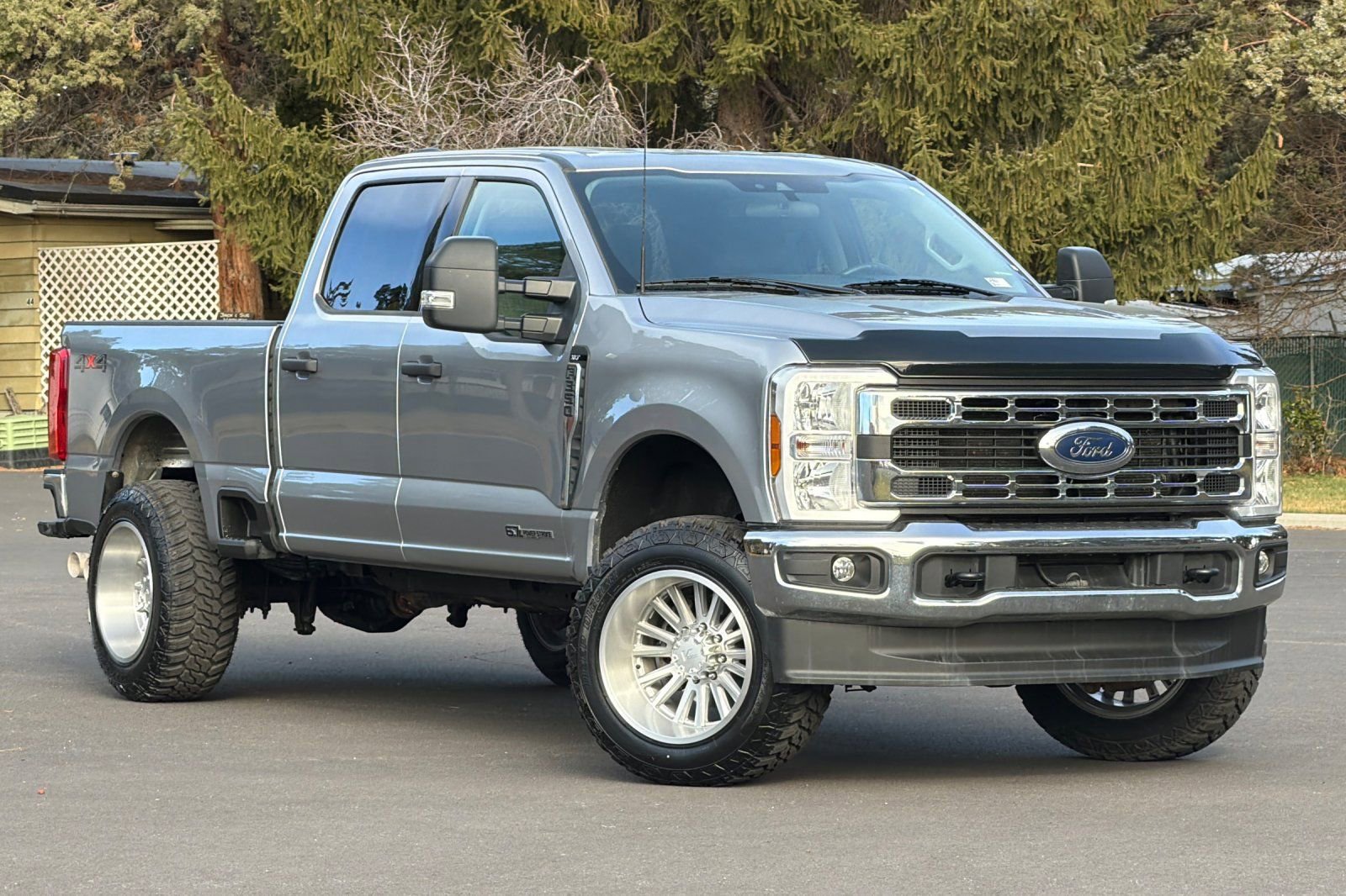 Used 2024 Ford F350 XLT image 2