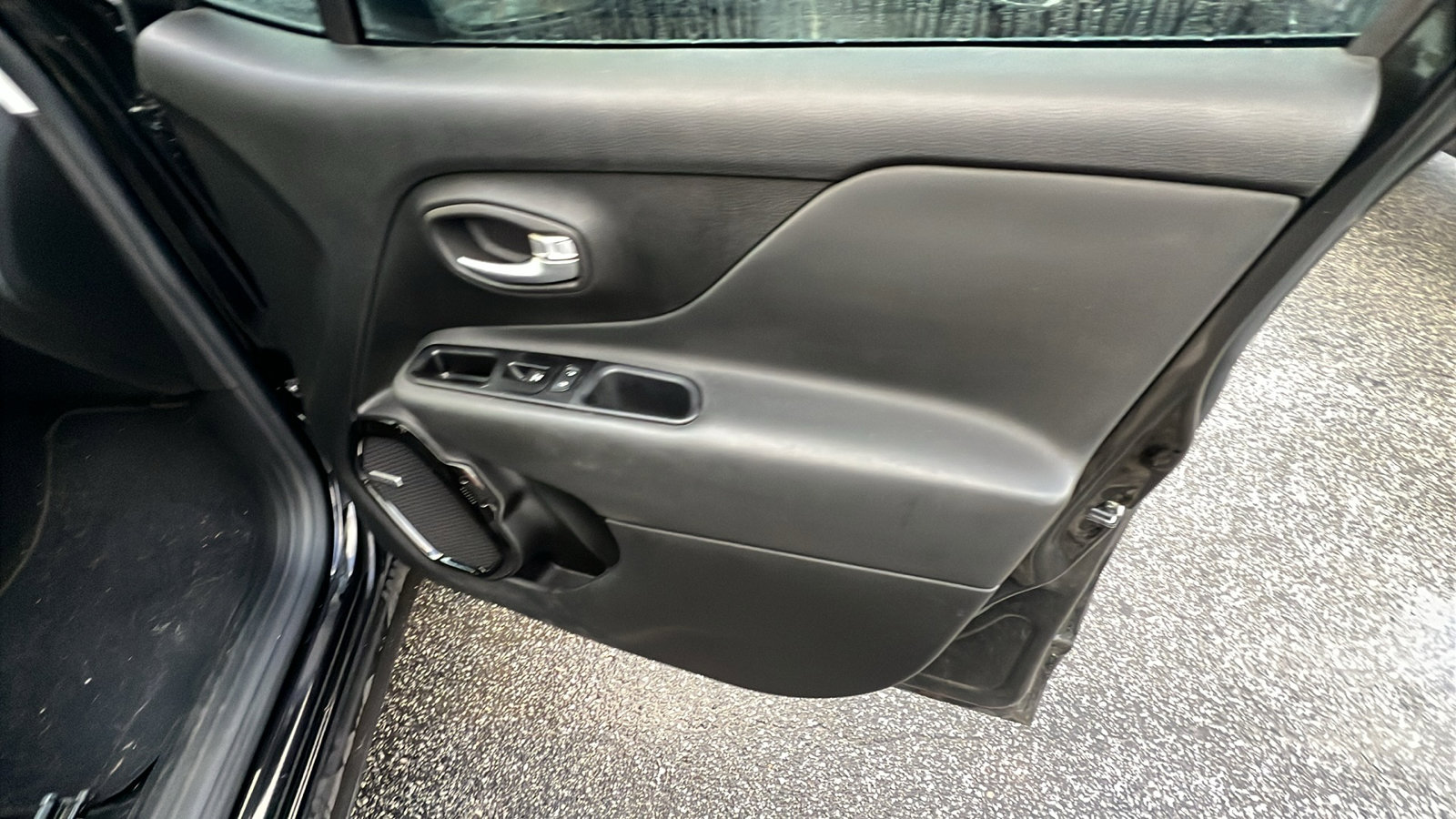 Used 2020 Jeep Renegade Altitude image 18